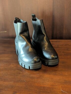 Dream Pairs Black Chunky Lug Chelsea Booties